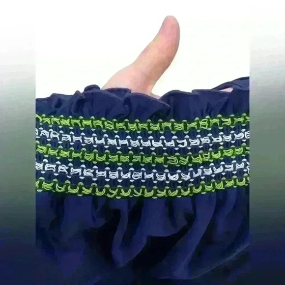 Jude Connally Off the Shoulder Navy Smocked Neckline Summer Preppy Nautical Sz L - Picture 8 of 8